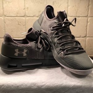 Under Armour HOVR Havoc low Basketball Sz 11.5
